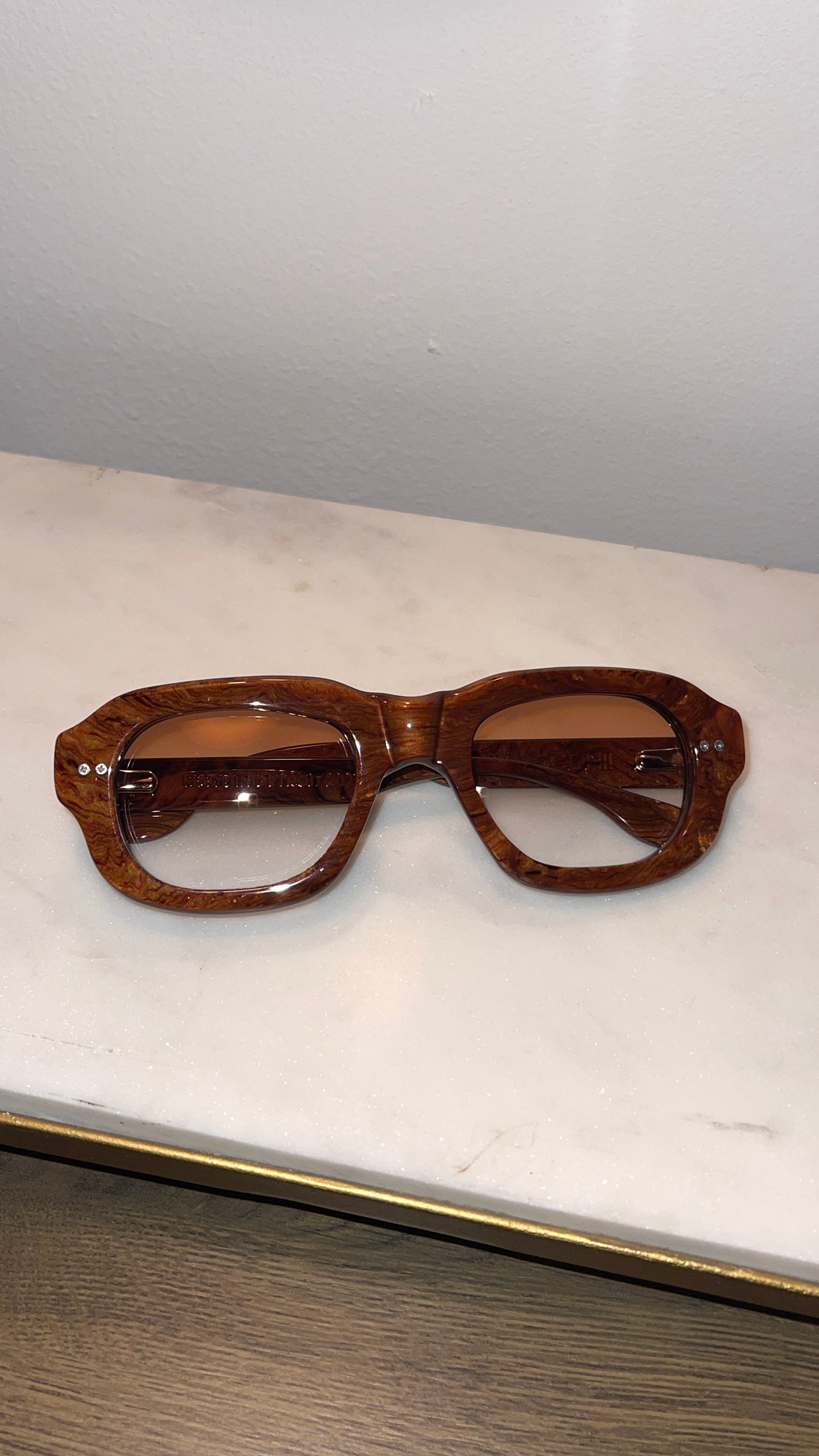 Woodgrain pattern glasses